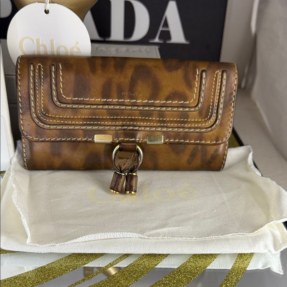Chloe Brown Leather Wallet with Gold Details - Picture 5 of 10